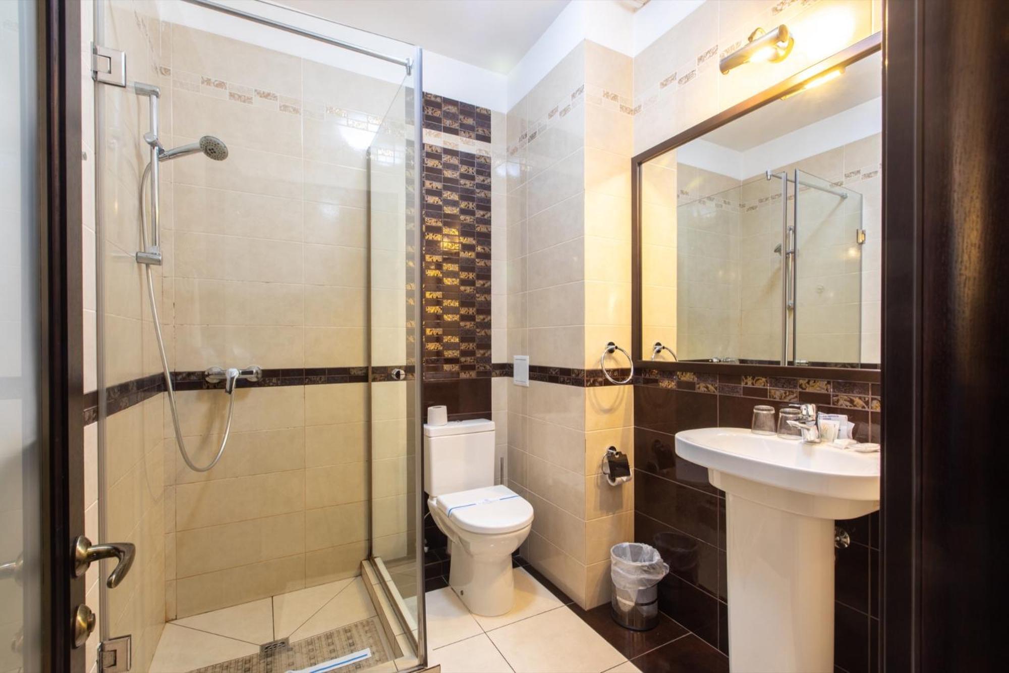 Hotel-Restaurant Complex Vensky Бровари Екстер'єр фото